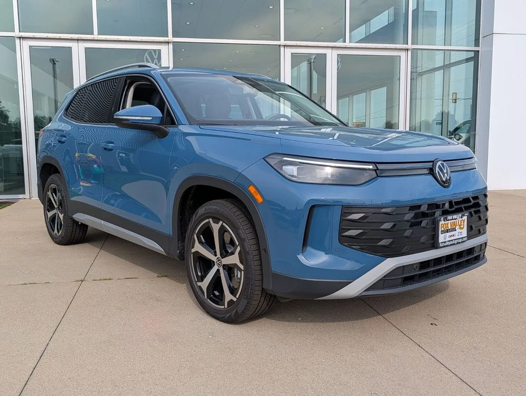 New 2026 Blue Volkswagen 2.0T SE image 2