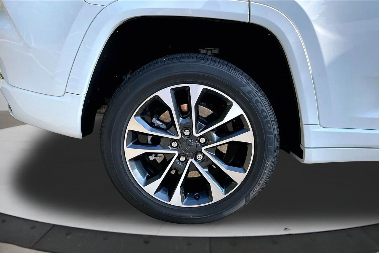 Used 2023 White Jeep Overland 4xe image 36
