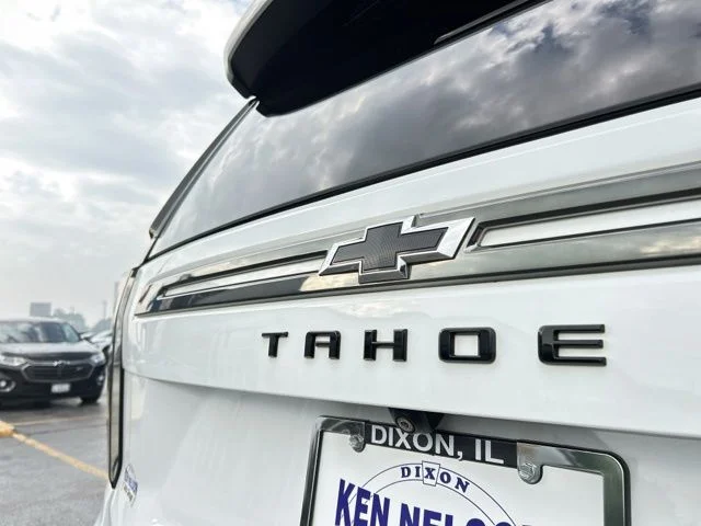 Used 2022 Summit White Chevrolet Z71 image 9