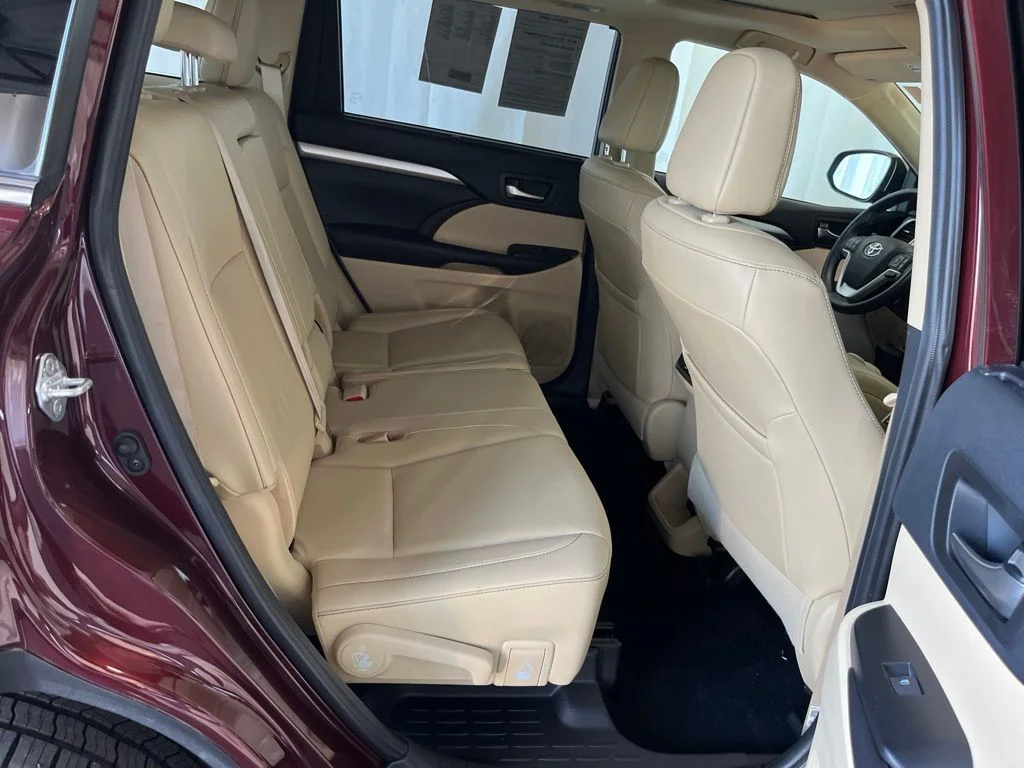 Used 2019 Red Toyota XLE image 25