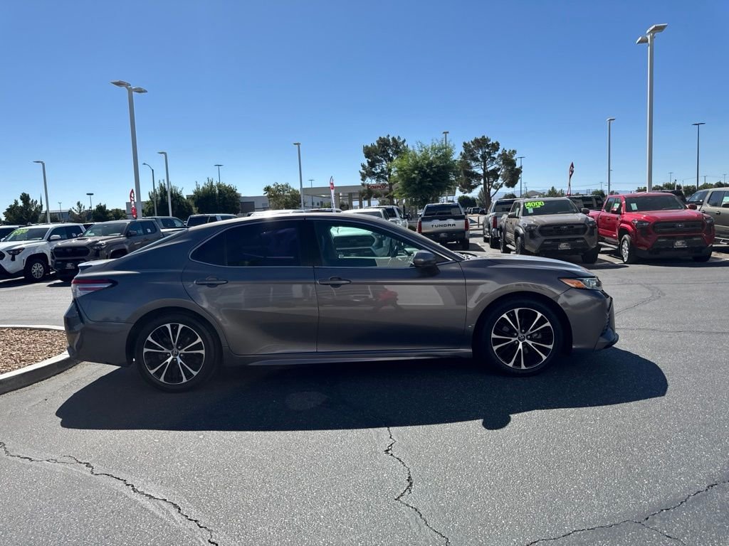 Used 2018 Gray Toyota SE image 5