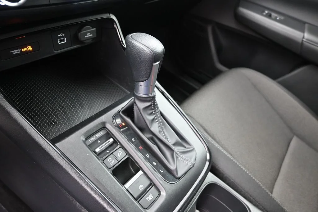 Used 2025 Meteorite Gray Metallic Honda LX image 24