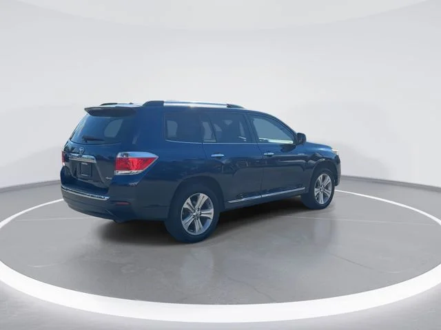 Used 2013 Blue Toyota Limited image 7