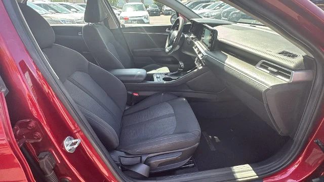 Used 2023 Red Kia LXS image 9