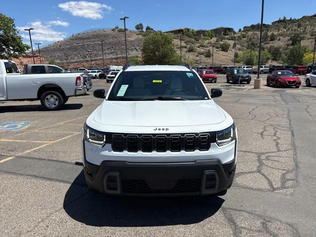 New 2026 Bright White Clear-Coat Exterior Paint Jeep Laredo image 3