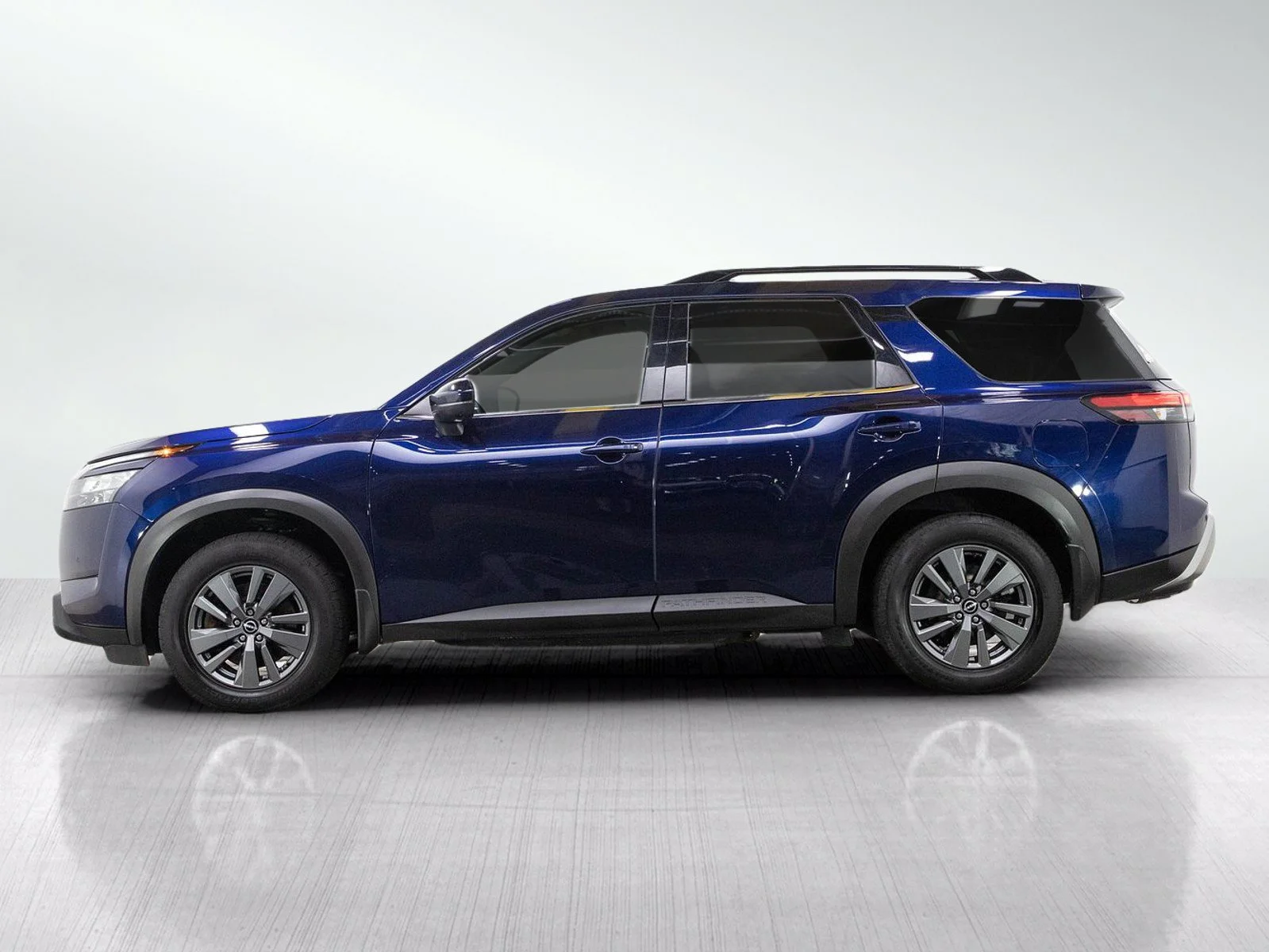 Used 2024 Nissan Pathfinder SV with VIN 5N1DR3BEXRC222327 for sale in Minneapolis, Minnesota