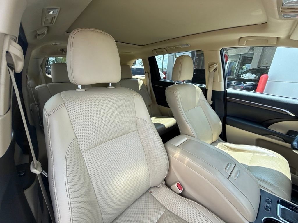 Used 2016 Blizzard Pearl Toyota Limited Platinum V6 image 17