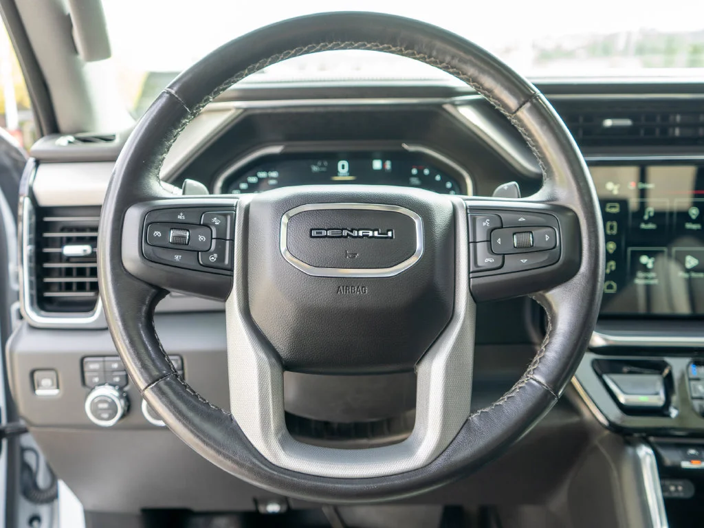 Used 2023 White GMC Denali image 18