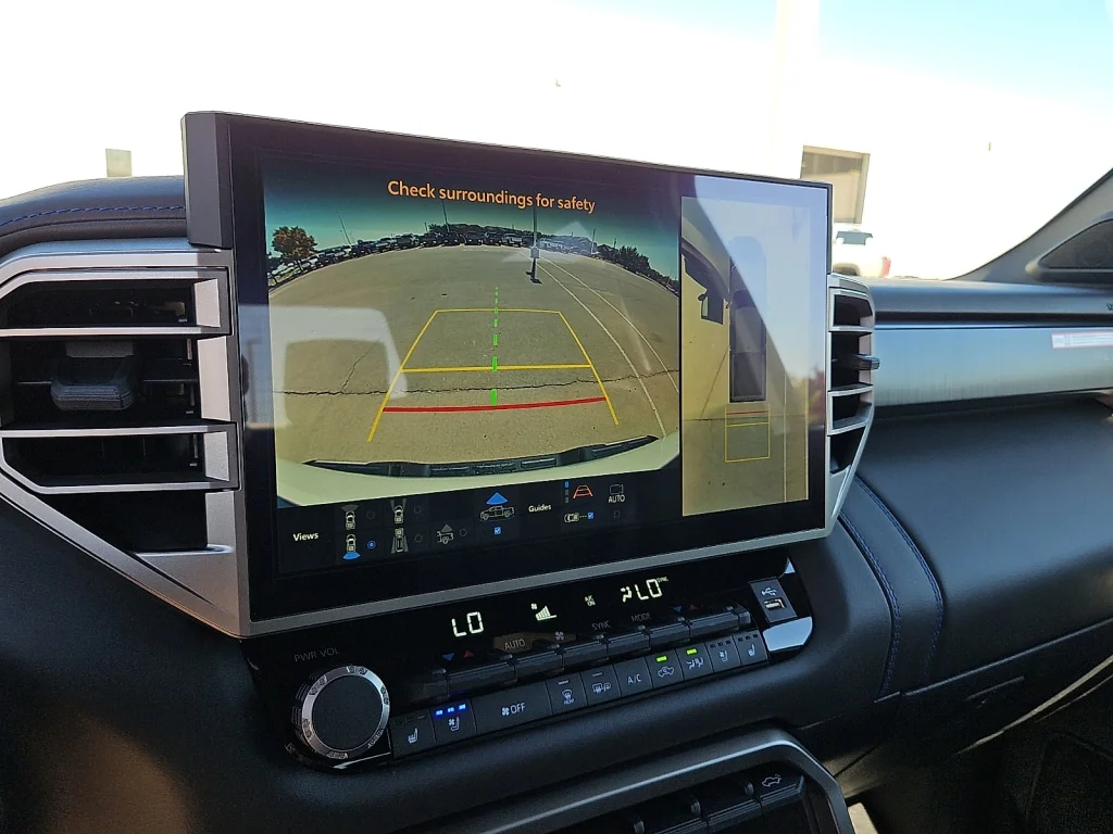 New 2026 Wind Chill Pear Toyota Platinum image 10