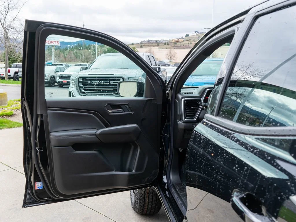 New 2026 Onyx Black GMC Elevation image 15