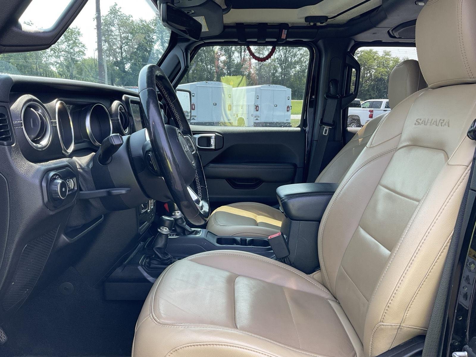 Used 2018 Black Clearcoat Jeep Sahara image 9
