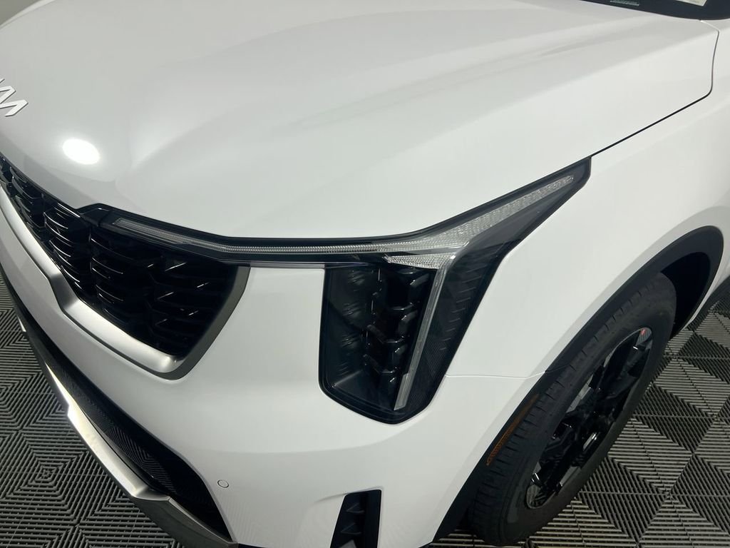 New 2026 Glacial White Pearl Kia S image 9