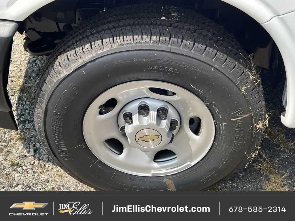 2025 Chevrolet Express Cargo Work Van - Photo 13