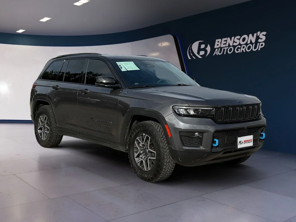 Used 2022 Gray Jeep Trailhawk 4xe image 7
