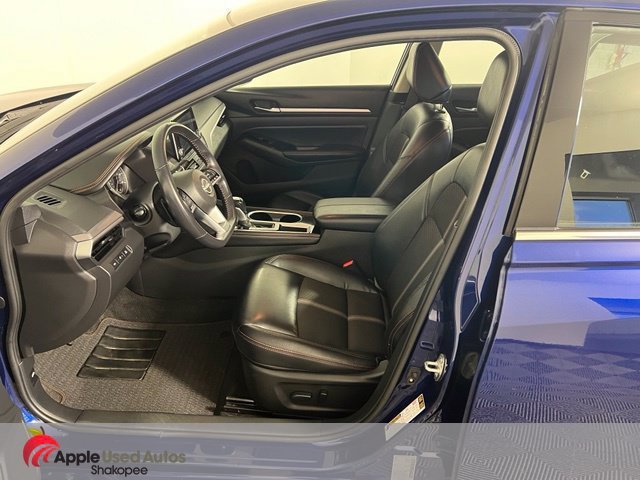 Used 2024 Blue Nissan 2.5 SR image 17