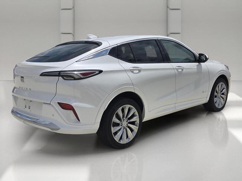 Used 2025 White Frost BUICK FWD 4DR AVENIR image 5