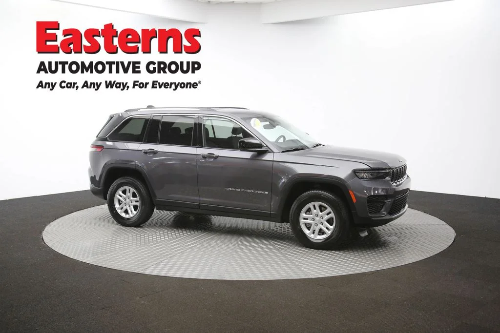 Used 2023 Gray Jeep Laredo image 47