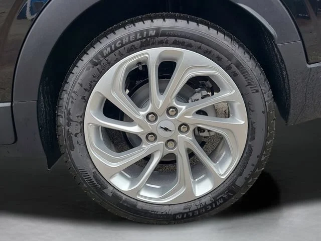 New 2027 Mosaic Black Metallic Chevrolet LT image 29