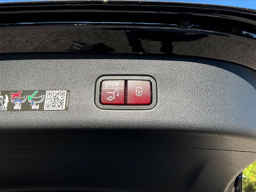 Used 2026 Graphite Mercedes-Benz GLC 300 image 37