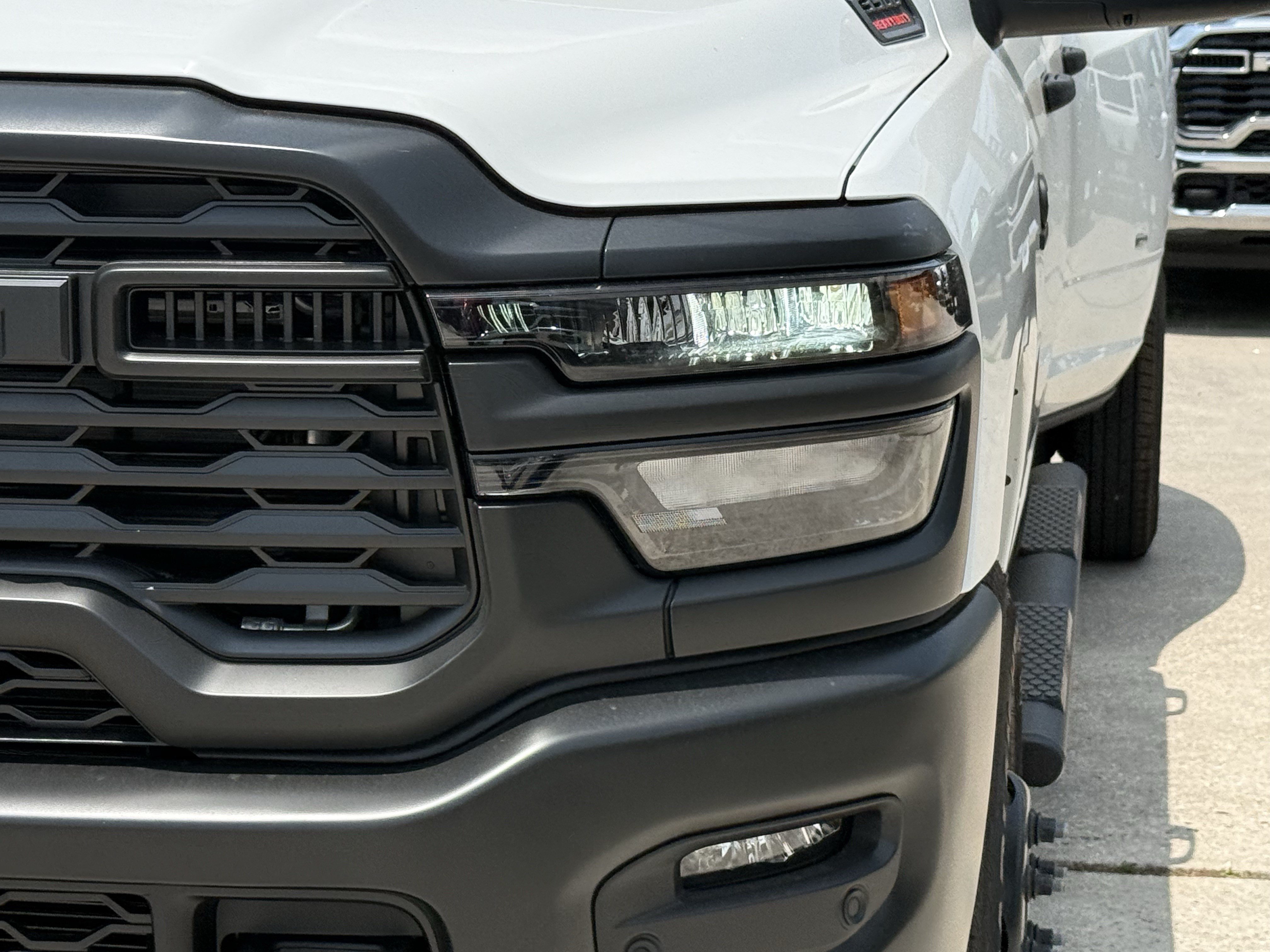 New 2026 Bright White Clear-Coat Exterior Paint RAM Tradesman image 7