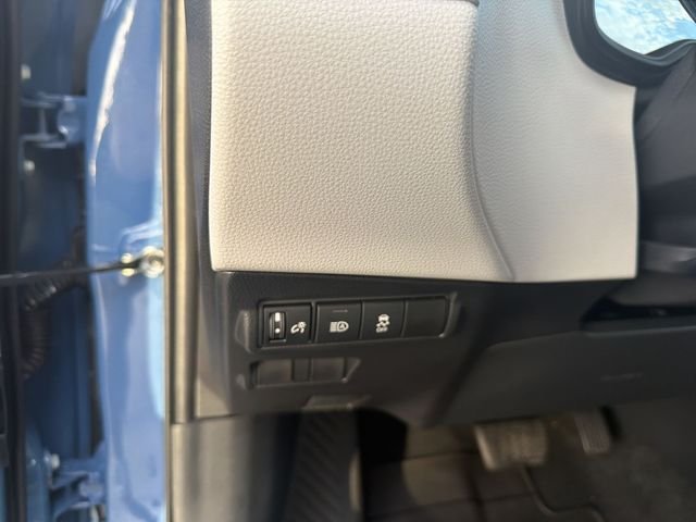 2026 Toyota Corolla Cross LE - Photo 11