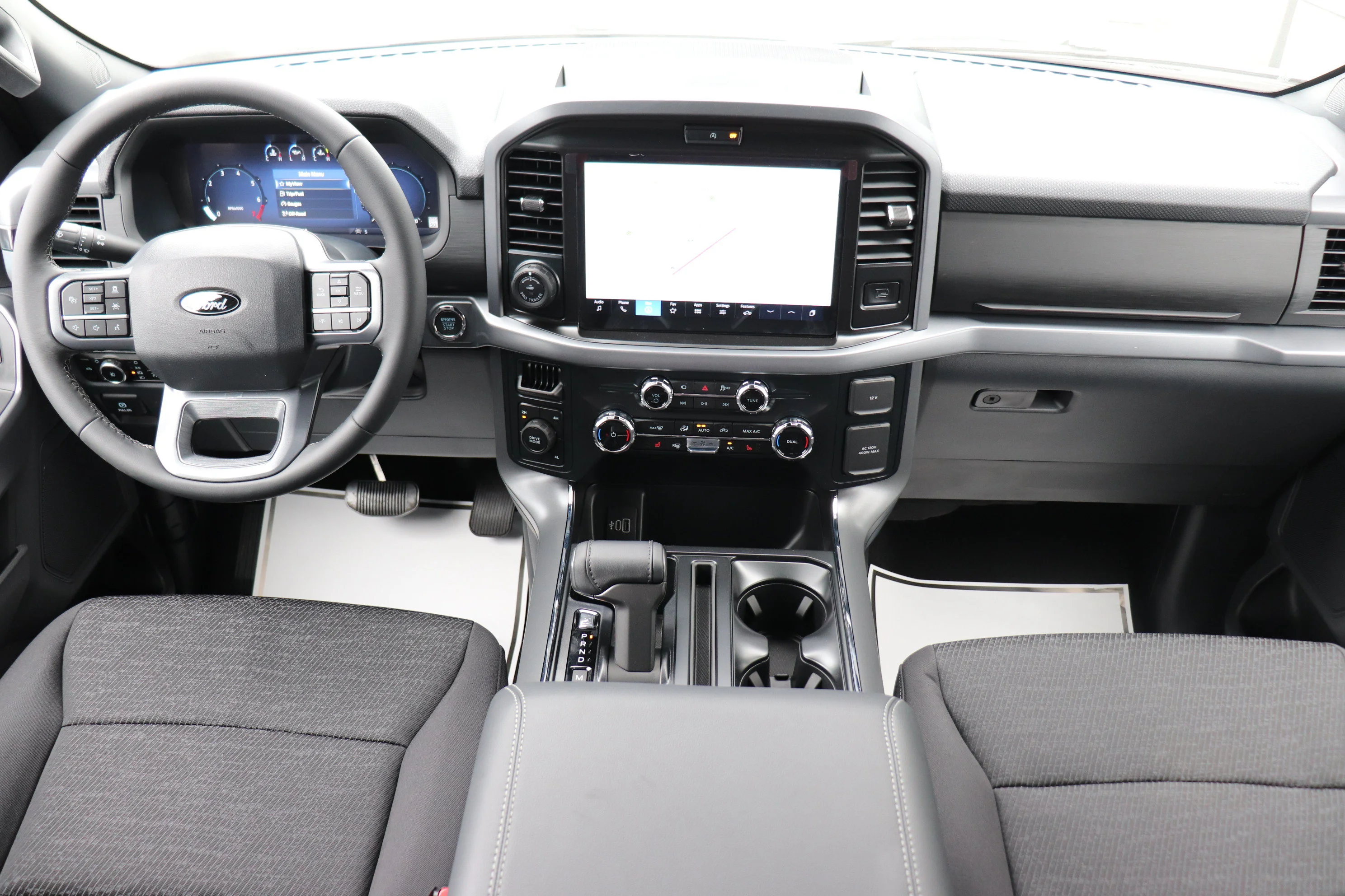 New 2026 OXFORD WHITE Ford XLT image 20