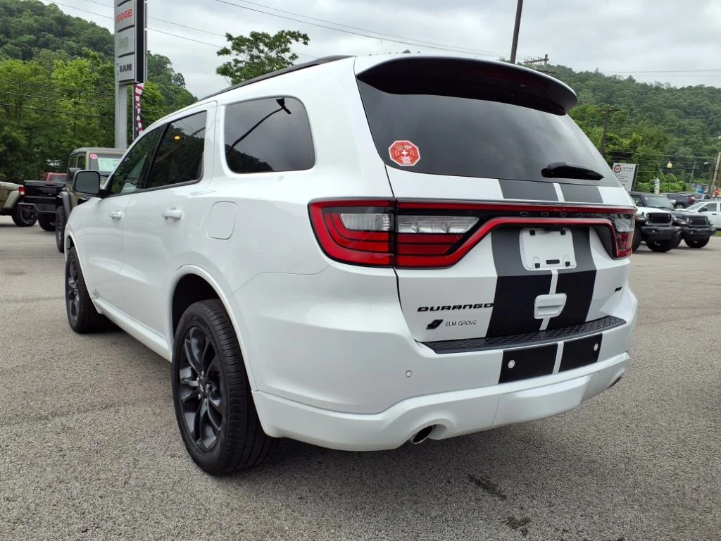 New 2025 White Knuckle Clear-Coat Exterior Paint Dodge GT Plus image 3