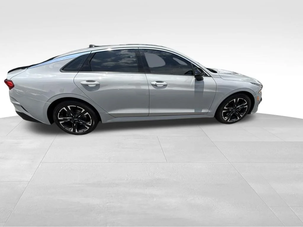 Used 2022 Gray Kia GT-Line image 8