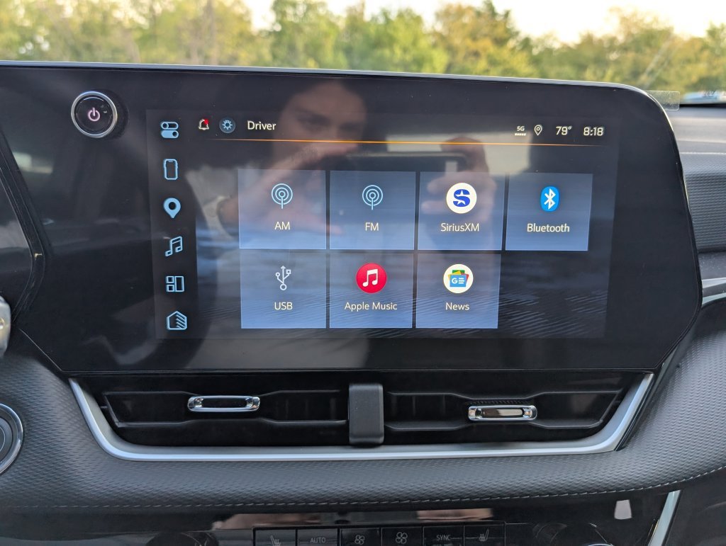 2027 Chevrolet Equinox LT - Photo 18