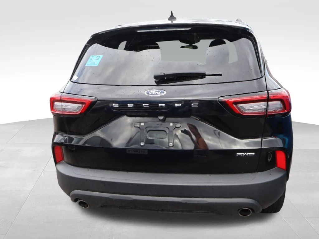 Used 2025 Black Metallic Ford ST-Line image 18