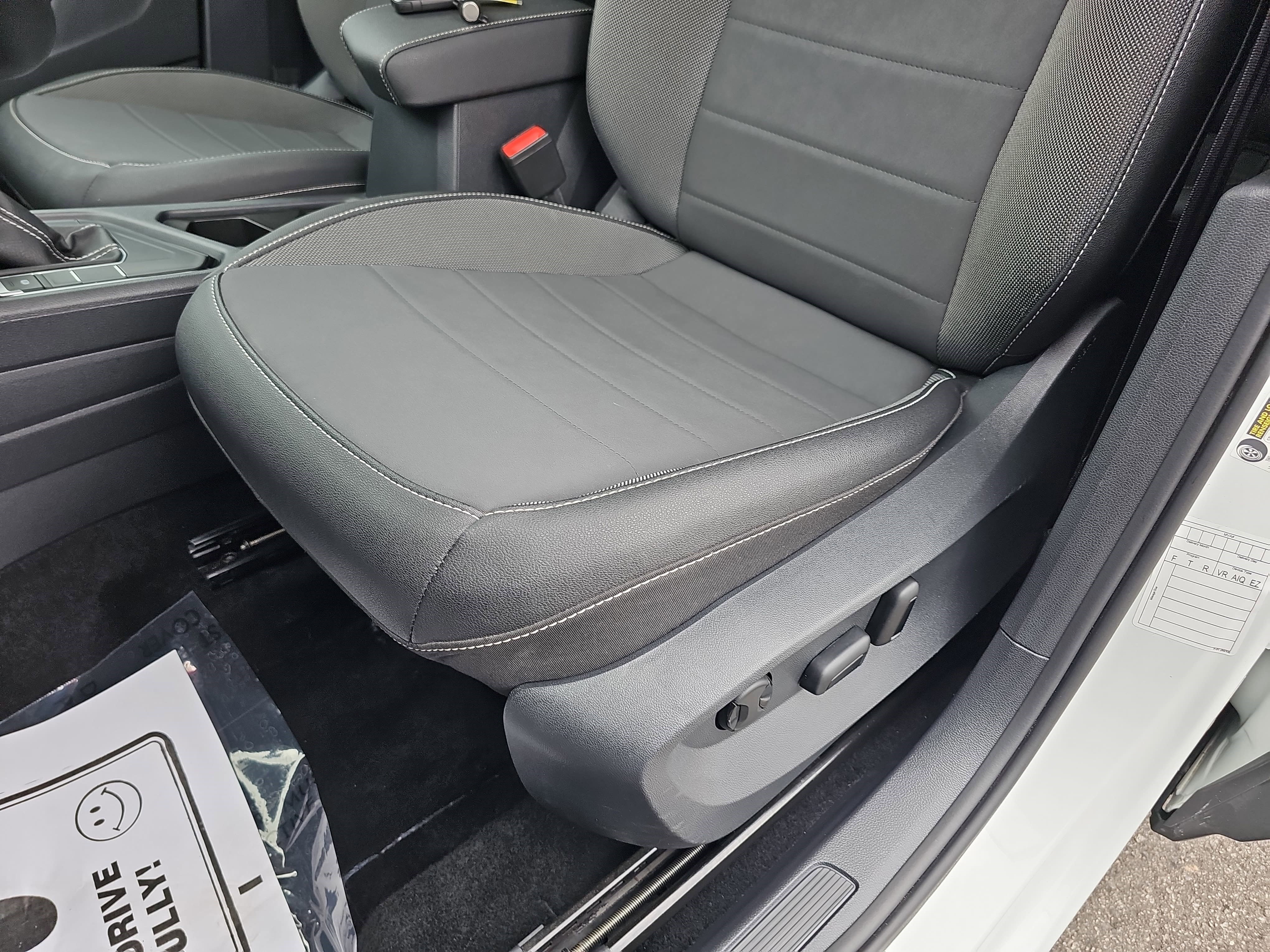 2024 Volkswagen Taos SE - Photo 29
