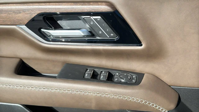 2027 GMC Yukon Denali Ultimate - Photo 22
