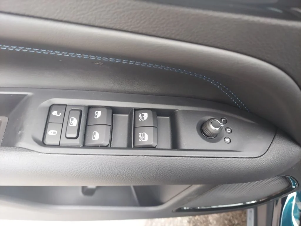 New 2026 Fathom Blue Pearl Coat Jeep Latitude image 16