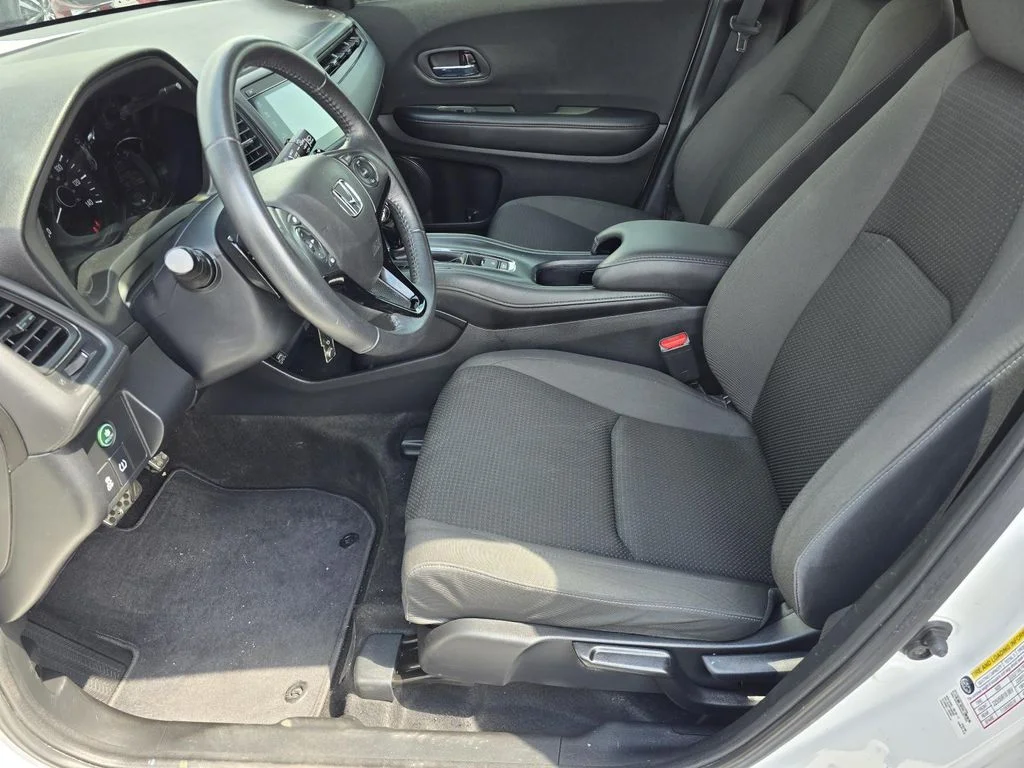 Used 2022 White Honda 2WD Sport image 9