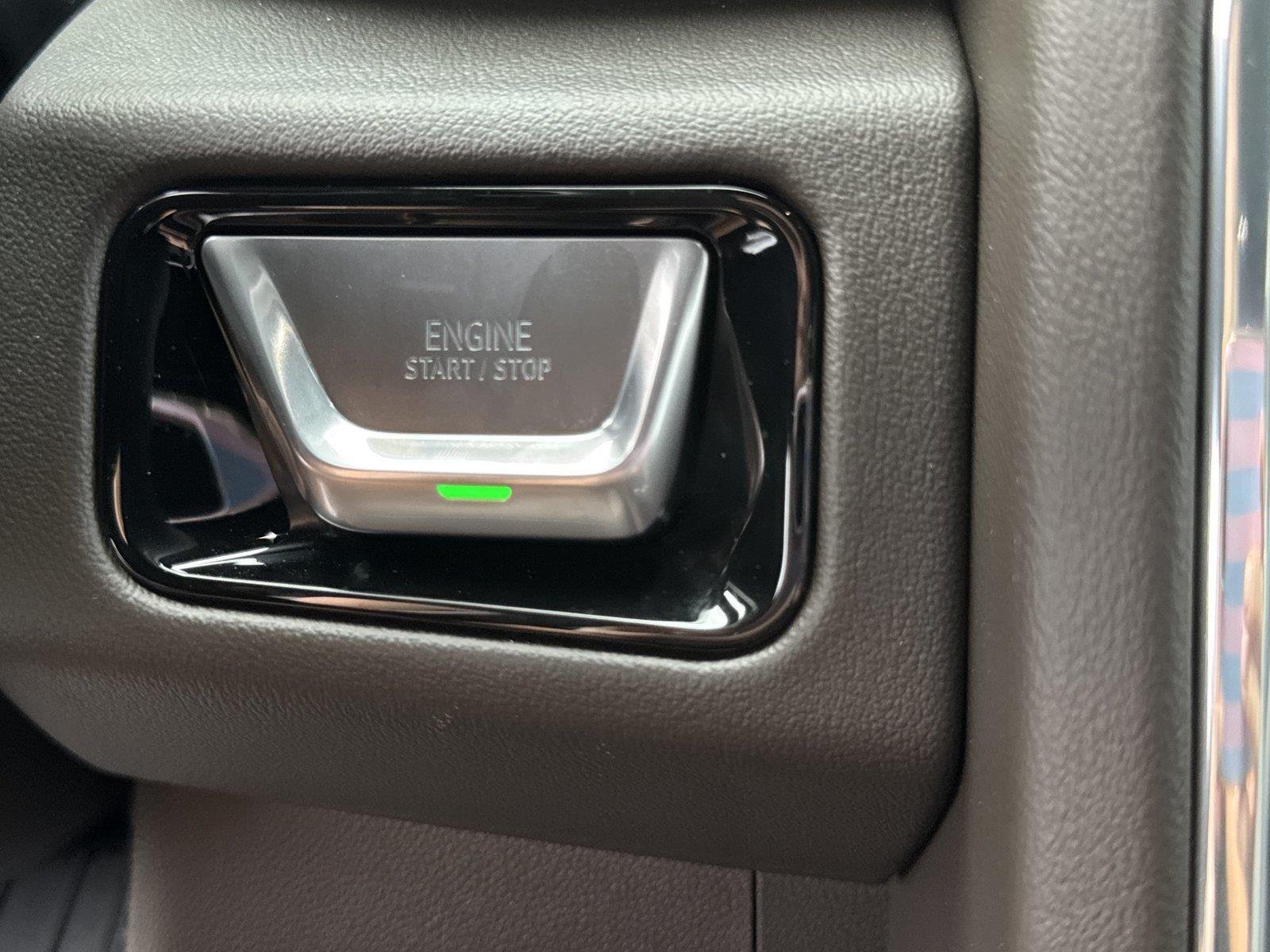 Used 2025 Summit White GMC Elevation image 25