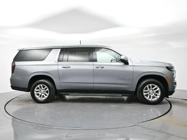 Used 2025 Sterling Gray Metallic Chevrolet LT image 8