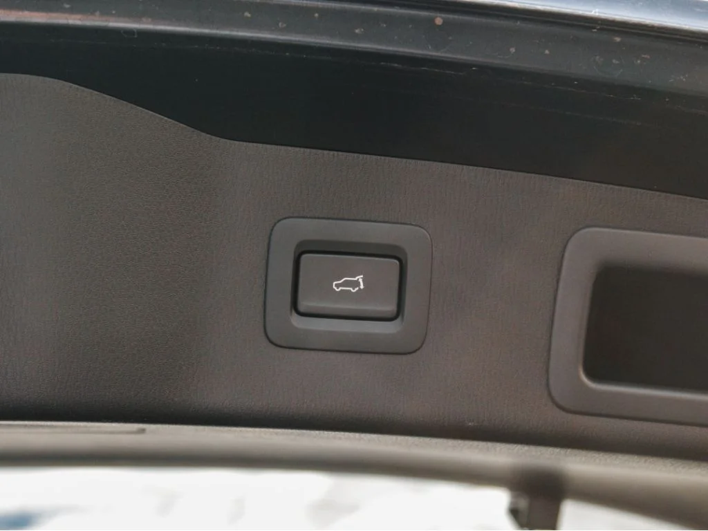 Used 2025 Deep Crystal Blue Mica Mazda Turbo Signature image 29
