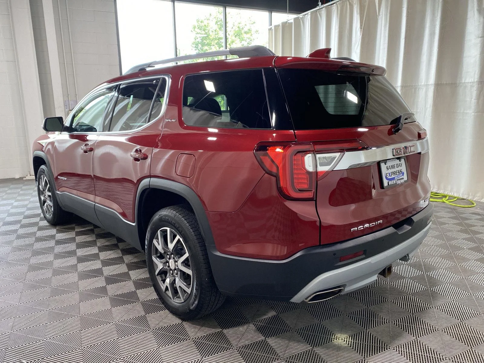 Used 2020 Red Quartz Tintcoat GMC SLE image 5