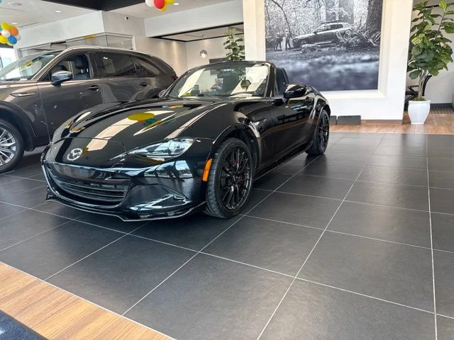 Used 2016 Black Mazda Club image 7