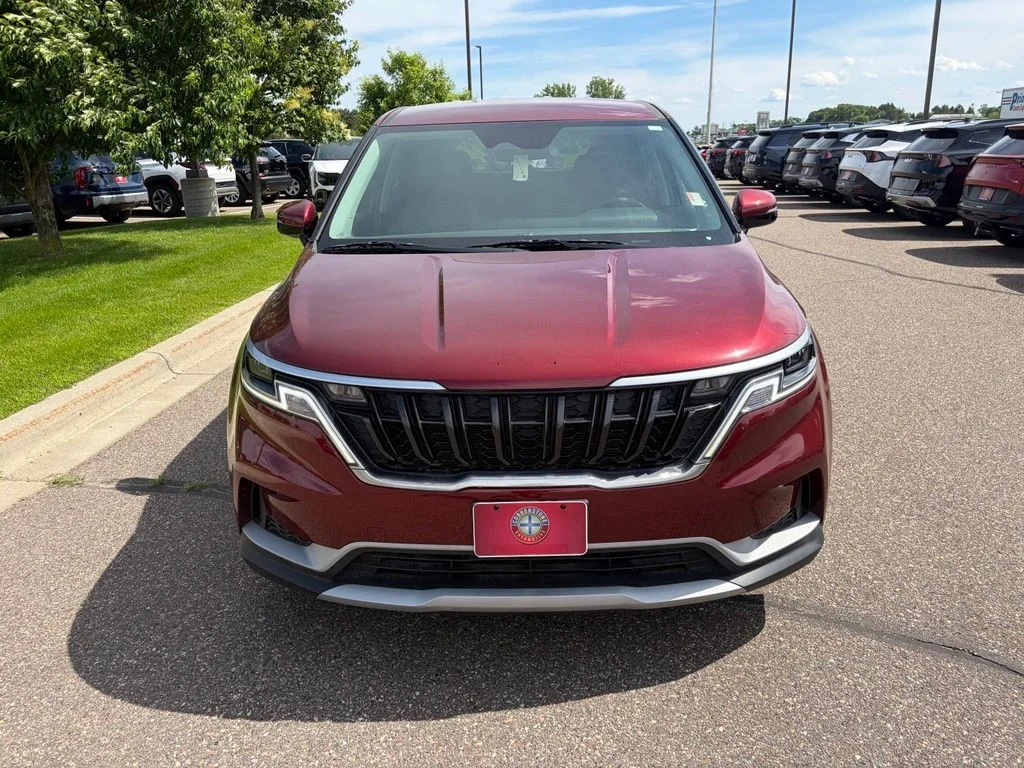 Used 2023 Kia Carnival LX Seat Pkg with VIN KNDNB4H3XP6259432 for sale in Elk River, Minnesota