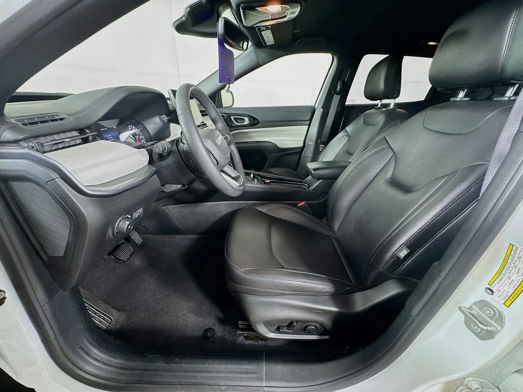2025 Jeep Compass Limited - Photo 23