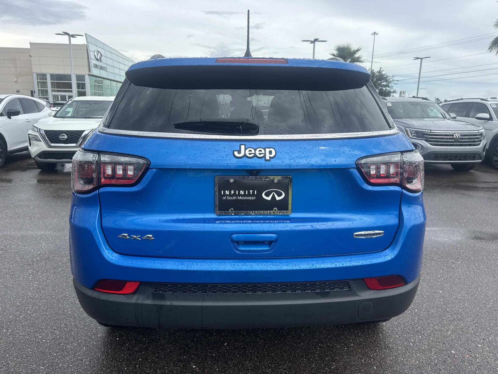 Used 2024 Blue Jeep Latitude image 6