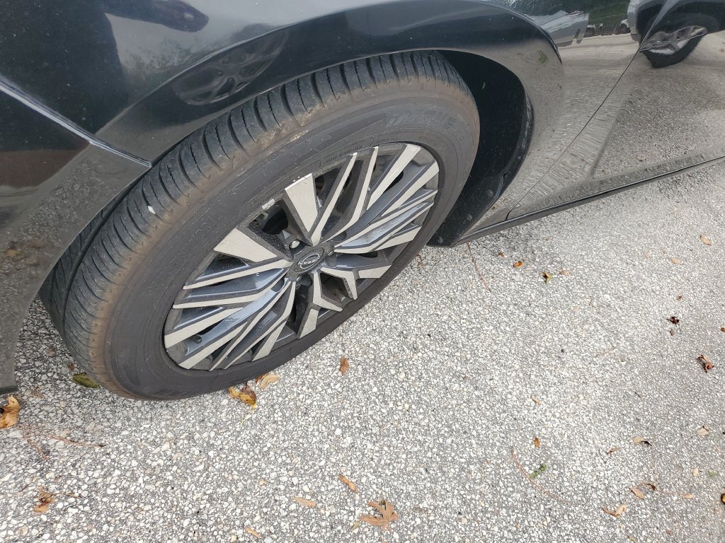 Used 2025 Black Nissan 2.5 SV image 4