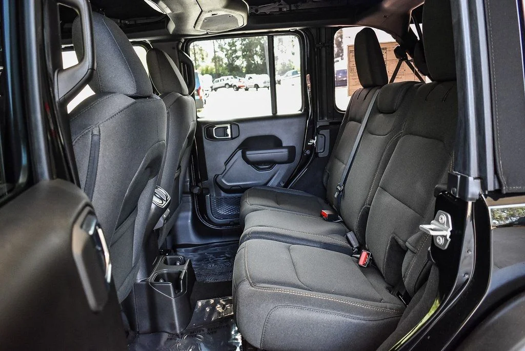 2025 Jeep Wrangler 4-Door Willys - Photo 17