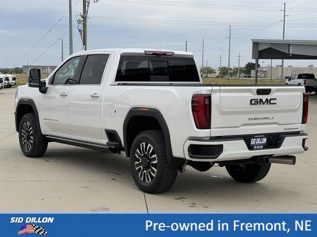 Used 2025 White Frost Tricoat GMC Denali Ultimate image 8