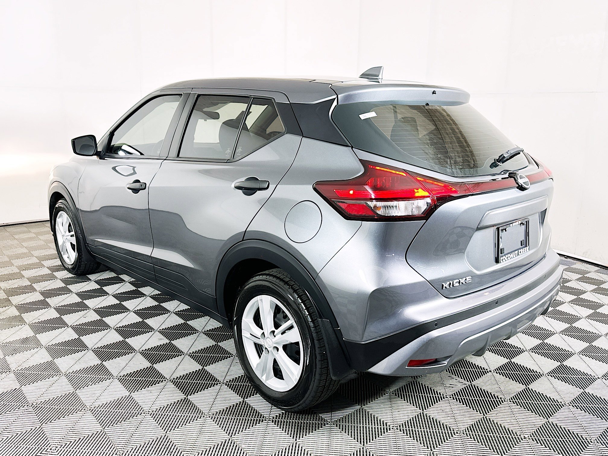 2023 Nissan Kicks thumbnail 8