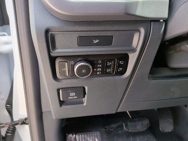 New 2026 Oxford White Ford XLT image 63