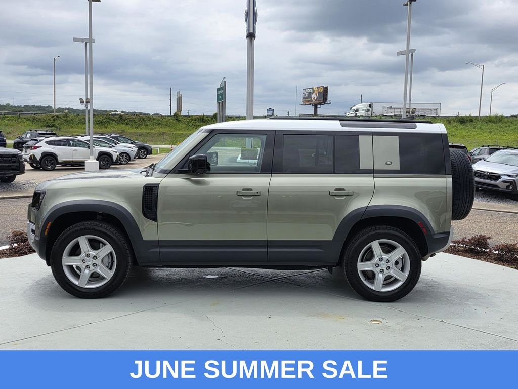 Used 2023 Green Land Rover SE image 6