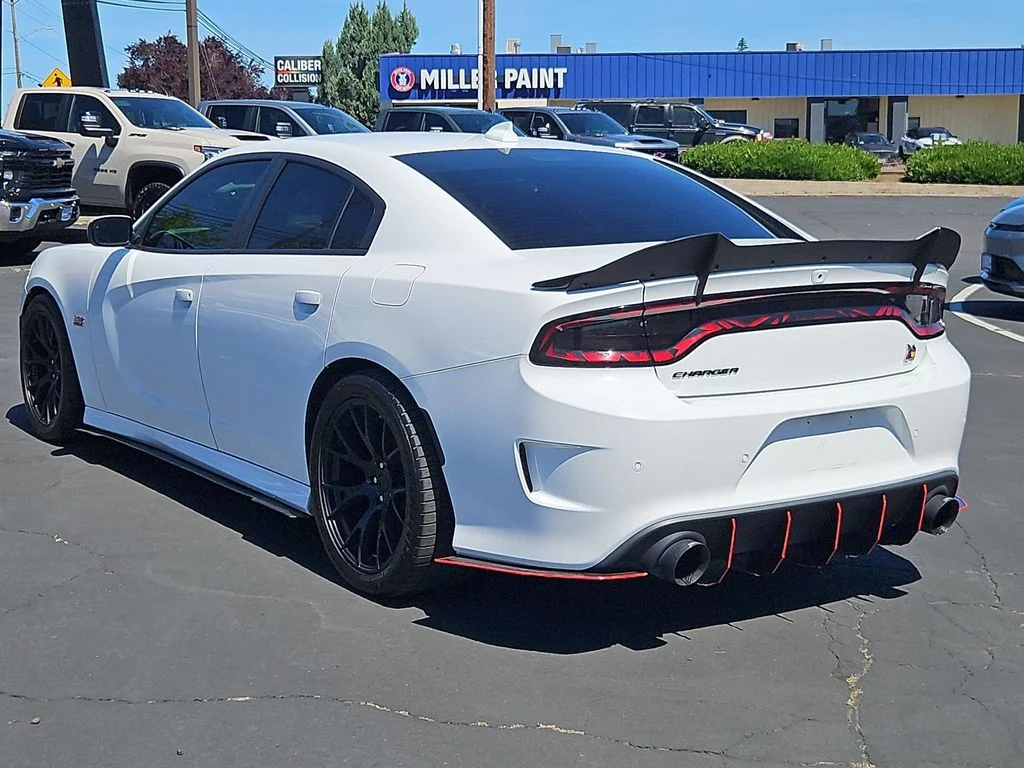Used 2019 White Knuckle Clearcoat Dodge R/T Scat Pack image 4
