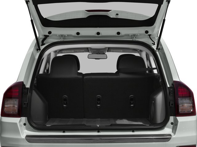 Used 2016 Bright White Clearcoat Jeep Latitude image 15